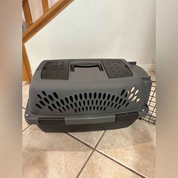 Small Cat/Dog Kennel - Picture 6 of 6